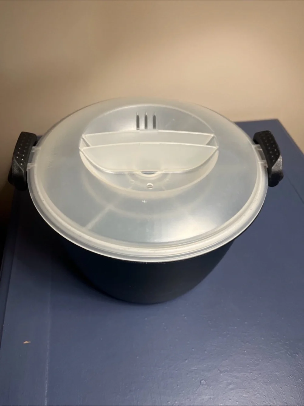 The Pampered Chef 3-Quart Micro-Cooker Plus